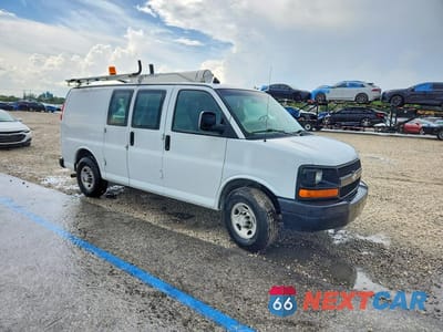 Czwarte zdjęcie samochodu z boku: 2008 CHEVROLET EXPRESS G3500 VIN:1GCHG35K381162561 - miniatura