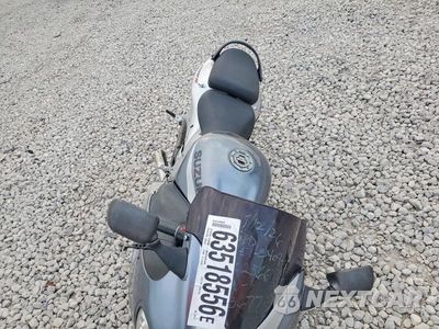 Piąte zdjęcie samochodu w środku: 2006 SUZUKI GSX1300 R VIN:JS1GW71A762103677 - miniatura