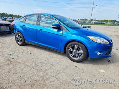 Czwarte zdjęcie samochodu z boku: 2014 FORD FOCUS SE VIN:1FADP3F27EL395779 - miniatura