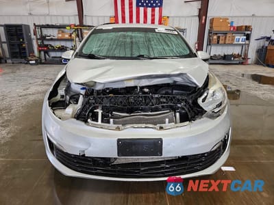 Piąte zdjęcie samochodu w środku: 2017 KIA RIO LX VIN:KNADM4A32H6028670 - miniatura