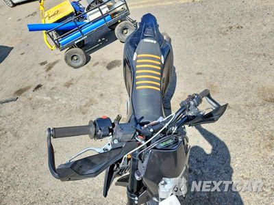 Piąte zdjęcie samochodu w środku: 2024 KTM 690 SMC R VIN:VBKLSV403RM762760 - miniatura
