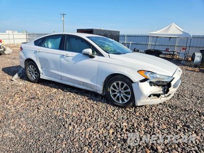 Czwarte zdjęcie samochodu z boku: 2017 FORD FUSION S VIN:3FA6P0G7XHR186785 - miniatura