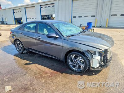 Czwarte zdjęcie samochodu z boku: 2025 HYUNDAI ELANTRA HYBRID SEL SPORT VIN:KMHLM4DJ5SU148955 - miniatura