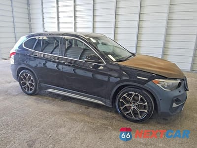 Czwarte zdjęcie samochodu z boku: 2020 BMW X1 SDRIVE28I VIN:WBXJG7C08L5R12843 - miniatura