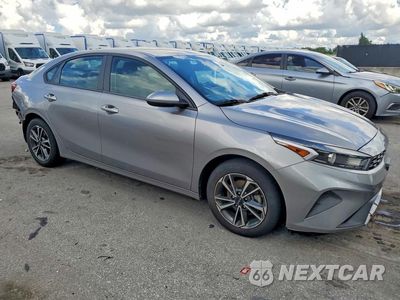 Czwarte zdjęcie samochodu z boku: 2023 KIA FORTE LXS VIN:3KPF24AD6PE544047 - miniatura