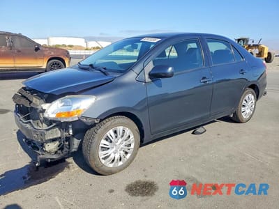 2010 TOYOTA YARIS BASE JTDBT4K38A4063419 - główne zdjęcie licytacji z USA - miniatura