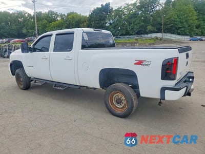 Drugie zdjęcie samochodu z przodu: 2007 CHEVROLET SILVERADO K2500 HEAVY DUTY VIN:1GCHK23667F516475 - miniatura
