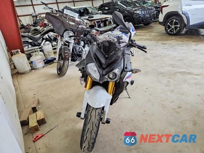 Drugie zdjęcie samochodu z przodu: 2020 BMW S 1000 R VIN:WB10D620XLZ972383 - miniatura