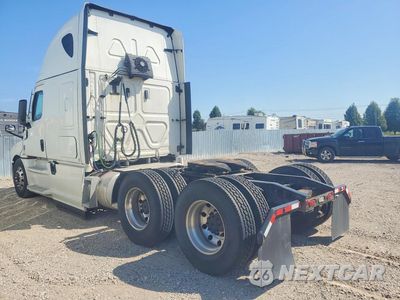 Drugie zdjęcie samochodu z przodu: 2022 FREIGHTLINER CASCADIA 126 SEMI TRUCK VIN:3AKJHHDR0NSNP2984 - miniatura