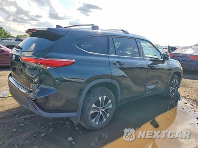 Trzecie zdjęcie samochodu z tyłu: 2020 TOYOTA HIGHLANDER XLE VIN:5TDGZRBH3LS000524 - miniatura