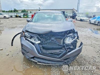 Piąte zdjęcie samochodu w środku: 2018 NISSAN ROGUE S VIN:KNMAT2MV2JP542187 - miniatura