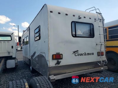 Trzecie zdjęcie samochodu z tyłu: 2004 FORD ECONOLINE E450 SUPER DUTY CUTAWAY VAN VIN:1FDXE45S04HB49769 - miniatura