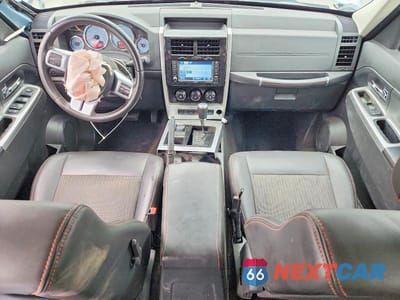 Zdjęcie 8 z 13 samochodu: 2012 JEEP LIBERTY SPORT VIN:1C4PJMAK0CW132650 - miniatura