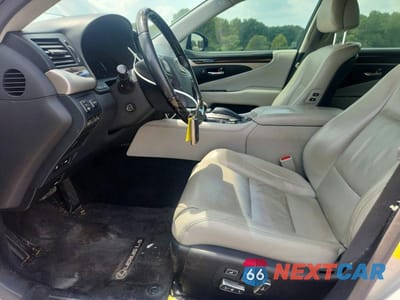 Zdjęcie 7 z 12 samochodu: 2015 LEXUS LS 460 VIN:JTHBL5EF7F5137425 - miniatura