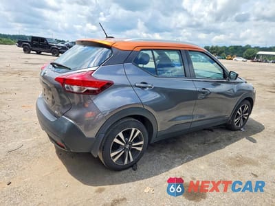 Trzecie zdjęcie samochodu z tyłu: 2019 NISSAN KICKS SV VIN:3N1CP5CU7KL470958 - miniatura