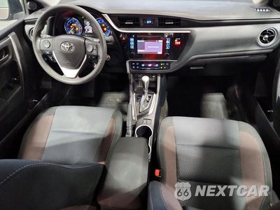 Zdjęcie 8 z 12 samochodu: 2018 TOYOTA COROLLA LE VIN:2T1BURHE6JC036445 - miniatura