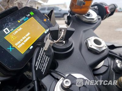 Zdjęcie 8 z 9 samochodu: 2023 BMW S 1000 RR VIN:WB10E6305P6G64379 - miniatura