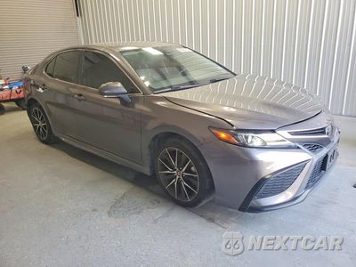Czwarte zdjęcie samochodu z boku: 2023 TOYOTA CAMRY SE VIN:4T1G11AK5PU792310 - miniatura