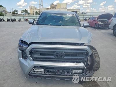 Piąte zdjęcie samochodu w środku: 2026 TOYOTA TACOMA SR5 VIN:3TMKB5FN9TM074621 - miniatura