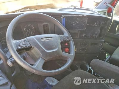 Zdjęcie 7 z 11 samochodu: 2023 FREIGHTLINER CASCADIA 126 SEMI TRUCK VIN:3AKJHHDR3PSUG3580 - miniatura