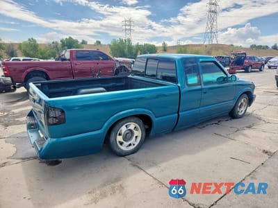 Trzecie zdjęcie samochodu z tyłu: 1994 CHEVROLET S TRUCK S10 VIN:1GCCS19Z8R8141251 - miniatura
