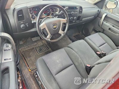 Zdjęcie 8 z 12 samochodu: 2013 CHEVROLET SILVERADO K1500 LT VIN:1GCNKSE04DZ330259 - miniatura
