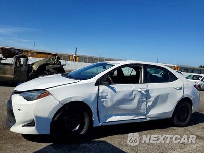 2018 TOYOTA COROLLA LE 5YFBURHE9JP792254 - główne zdjęcie licytacji z USA - miniatura