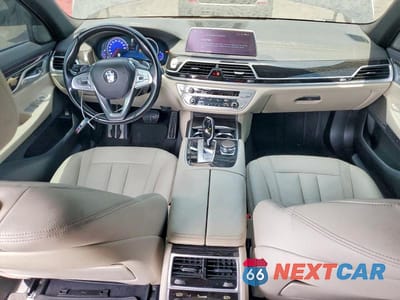 Zdjęcie 8 z 13 samochodu: 2019 BMW 740 I VIN:WBA7E2C53KB217193 - miniatura