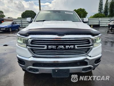 Piąte zdjęcie samochodu w środku: 2021 RAM 1500 LARAMIE VIN:1C6SRFJM4MN830936 - miniatura
