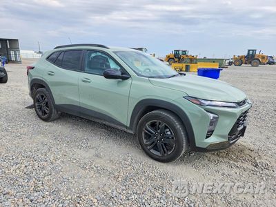 Czwarte zdjęcie samochodu z boku: 2025 CHEVROLET TRAX ACTIV VIN:KL77LKEP0SC227212 - miniatura