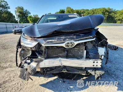 Piąte zdjęcie samochodu w środku: 2022 TOYOTA HIGHLANDER XLE VIN:5TDGZRAH8NS121635 - miniatura