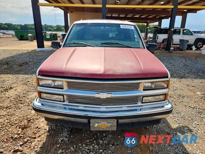 Piąte zdjęcie samochodu w środku: 1998 CHEVROLET SUBURBAN C1500 VIN:3GNEC16R9WG137684 - miniatura