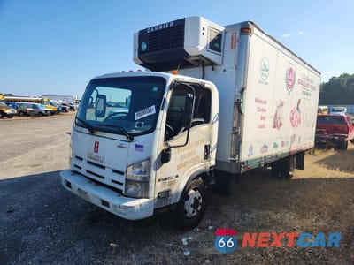2013 ISUZU NRR JALE5W160D7300503 - główne zdjęcie licytacji z USA - miniatura