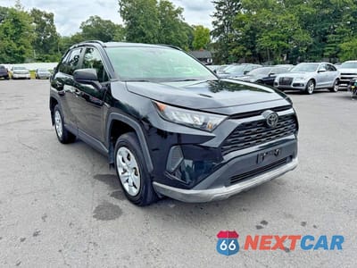 Czwarte zdjęcie samochodu z boku: 2019 TOYOTA RAV4 LE VIN:JTMF1RFV2KD047590 - miniatura