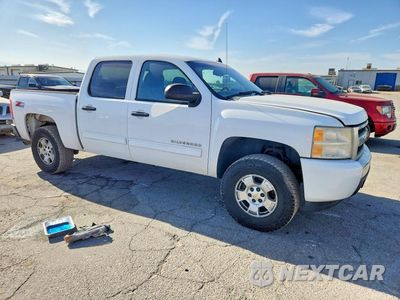 Czwarte zdjęcie samochodu z boku: 2010 CHEVROLET SILVERADO K1500 LT VIN:3GCRKSE37AG286703 - miniatura