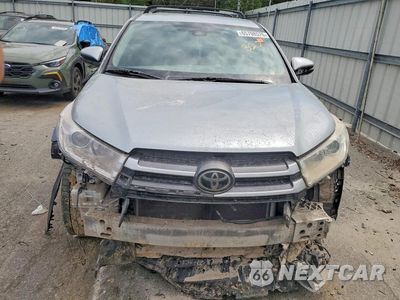 Piąte zdjęcie samochodu w środku: 2017 TOYOTA HIGHLANDER LE PLUS VIN:5TDBZRFH9HS396924 - miniatura
