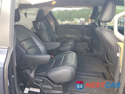 Zdjęcie 11 z 13 samochodu: 2018 TOYOTA SIENNA SE PREMIUM 8-PASSENGER VIN:5TDXZ3DC3JS924151 - miniatura