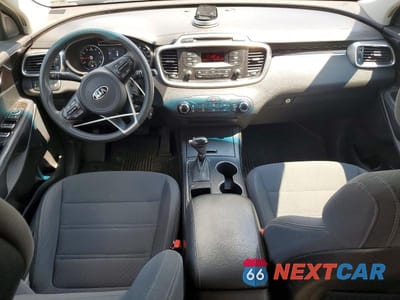 Zdjęcie 8 z 13 samochodu: 2016 KIA SORENTO L VIN:5XYPG4A36GG130492 - miniatura