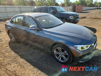 Czwarte zdjęcie samochodu z boku: 2016 BMW 328 XI SULEV VIN:WBA8E3G56GNU05569 - miniatura