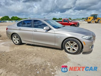 Czwarte zdjęcie samochodu z boku: 2013 BMW 528 I VIN:WBAXG5C53DD233428 - miniatura
