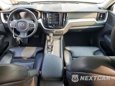 Zdjęcie 8 z 14 samochodu: 2019 VOLVO XC60 T5 VIN:LYV102RK2KB214501 - miniatura