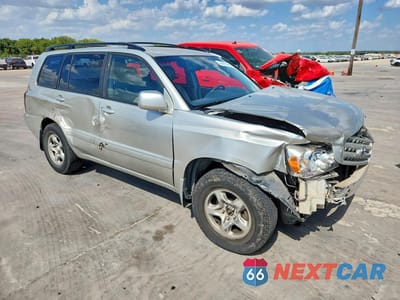 Czwarte zdjęcie samochodu z boku: 2004 TOYOTA HIGHLANDER BASE VIN:JTEGP21A140040697 - miniatura