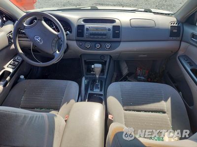 Zdjęcie 8 z 12 samochodu: 2006 TOYOTA CAMRY LE VIN:4T1BE32K46U698538 - miniatura