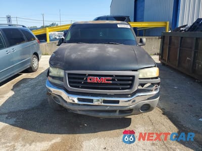 Piąte zdjęcie samochodu w środku: 2003 GMC NEW SIERRA C1500 VIN:1GTEC14XX3Z130569 - miniatura
