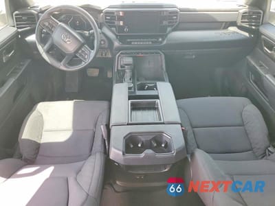 Zdjęcie 8 z 12 samochodu: 2025 TOYOTA TUNDRA SR5 VIN:5TFLA5AB6SX041623 - miniatura