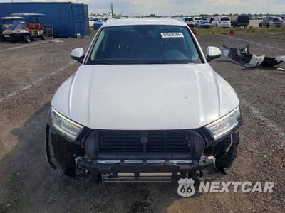Piąte zdjęcie samochodu w środku: 2018 AUDI Q5 PREMIUM VIN:WA1ANAFY4J2170709 - miniatura