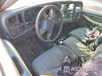 Zdjęcie 8 z 12 samochodu: 2004 GMC NEW SIERRA K1500 VIN:1GTEK19VX4E305678 - miniatura