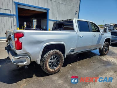 Trzecie zdjęcie samochodu z tyłu: 2021 CHEVROLET SILVERADO K2500 HEAVY DUTY LT VIN:1GC4YNEY2MF164858 - miniatura