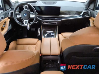 Zdjęcie 8 z 13 samochodu: 2025 BMW X5 XDRIVE50E VIN:5UX43EU02S9W92761 - miniatura