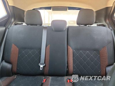 Zdjęcie 10 z 13 samochodu: 2019 NISSAN KICKS SR VIN:3N1CP5CU1KL541412 - miniatura